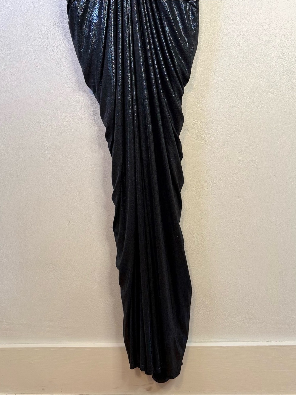 Tadashi Shoji Metallic Front Twist Off the Shoulder Floor Length Gown Size 6 - Picture 7 of 17